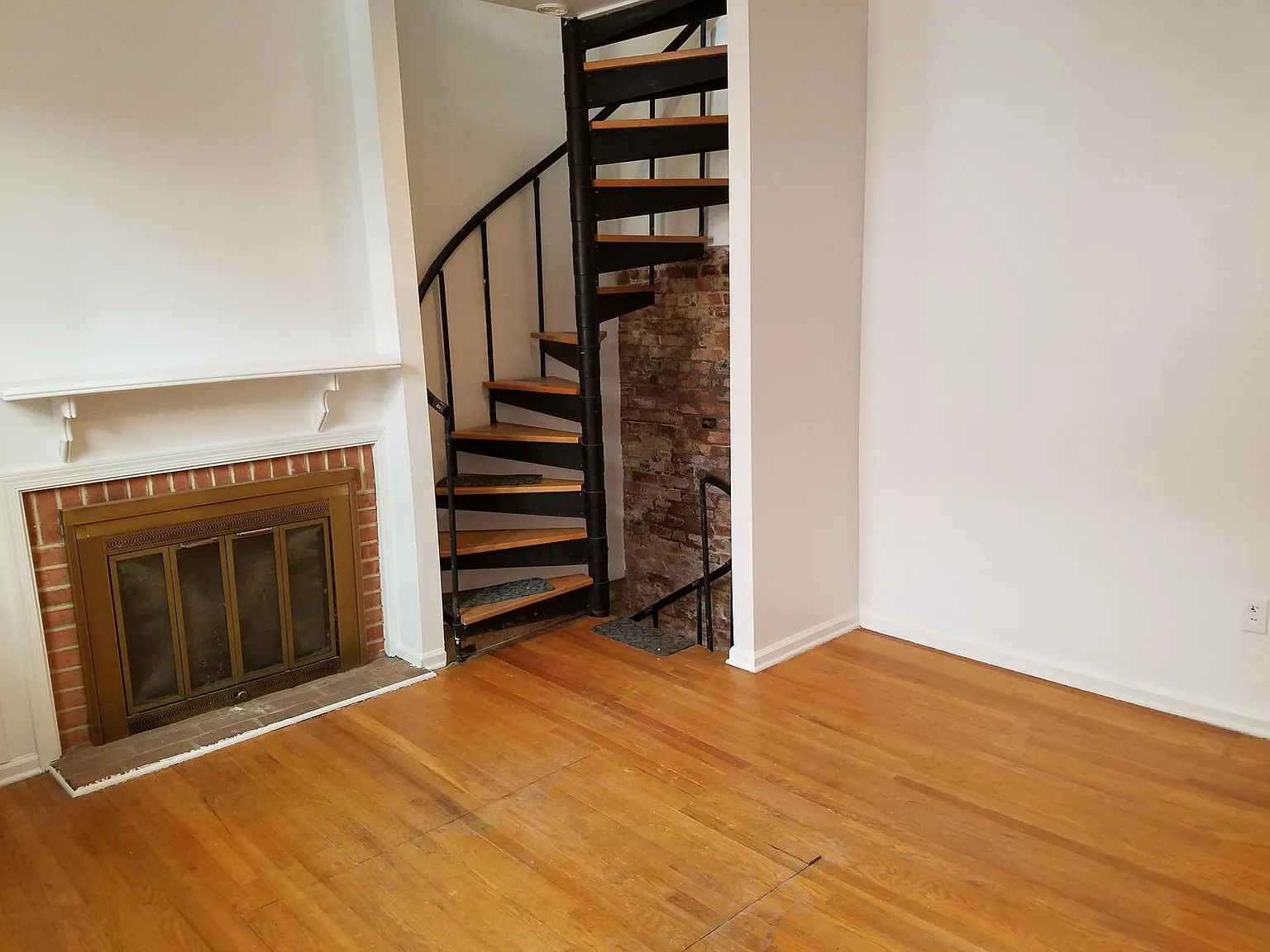 2 bed, 585 sqft, $1,700 — Photo 1