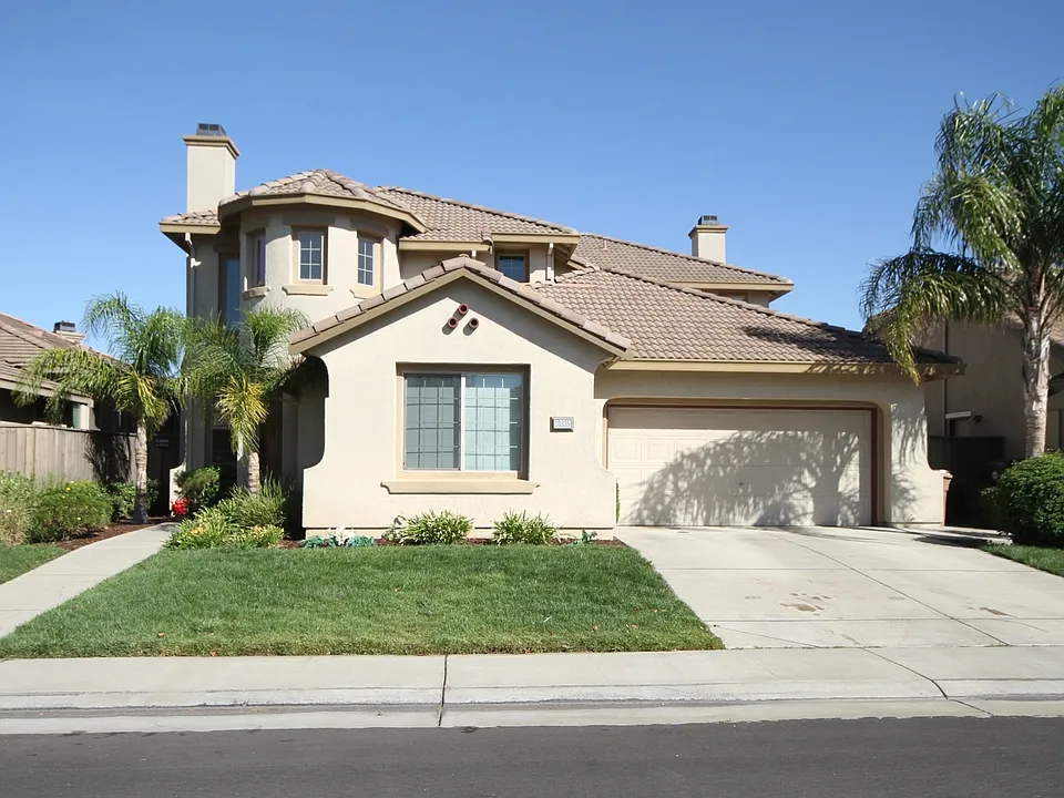 10335 Frank Greg Way
