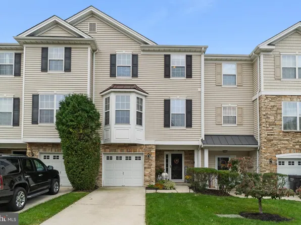 111 Acorn Dr, Mount Royal, NJ 08061