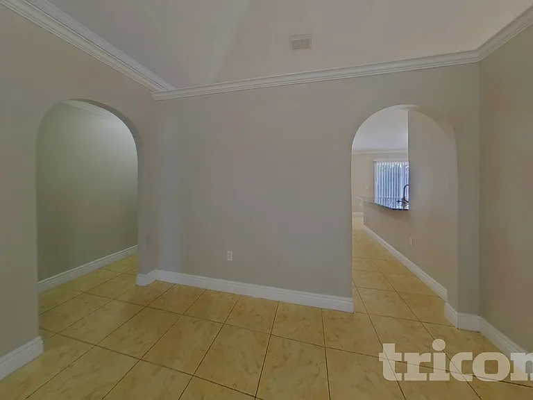 312 Colony Ct — Photo 3