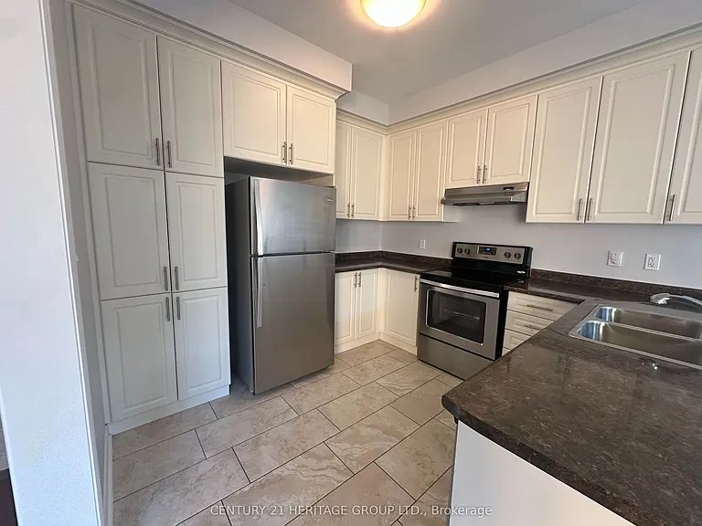 99 Cayton Cres — Photo 8