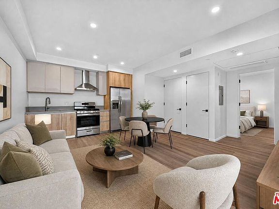 3rd image of 1853 12th St #F