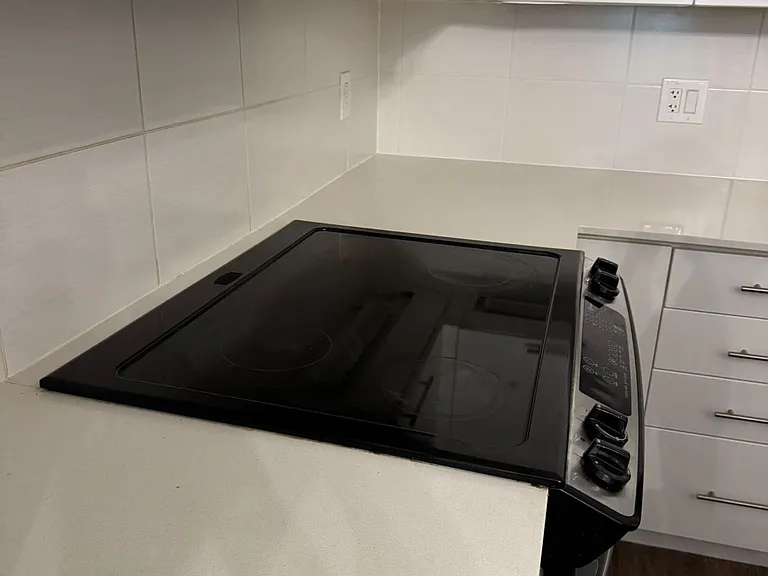 5 Oakburn Cres #Townhouse 8 — Photo 5