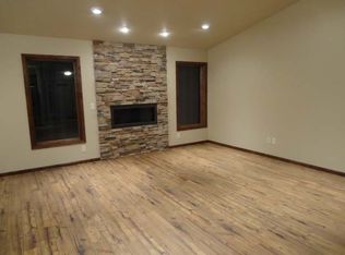 5512 Superior Dr, Bismarck, ND 58503