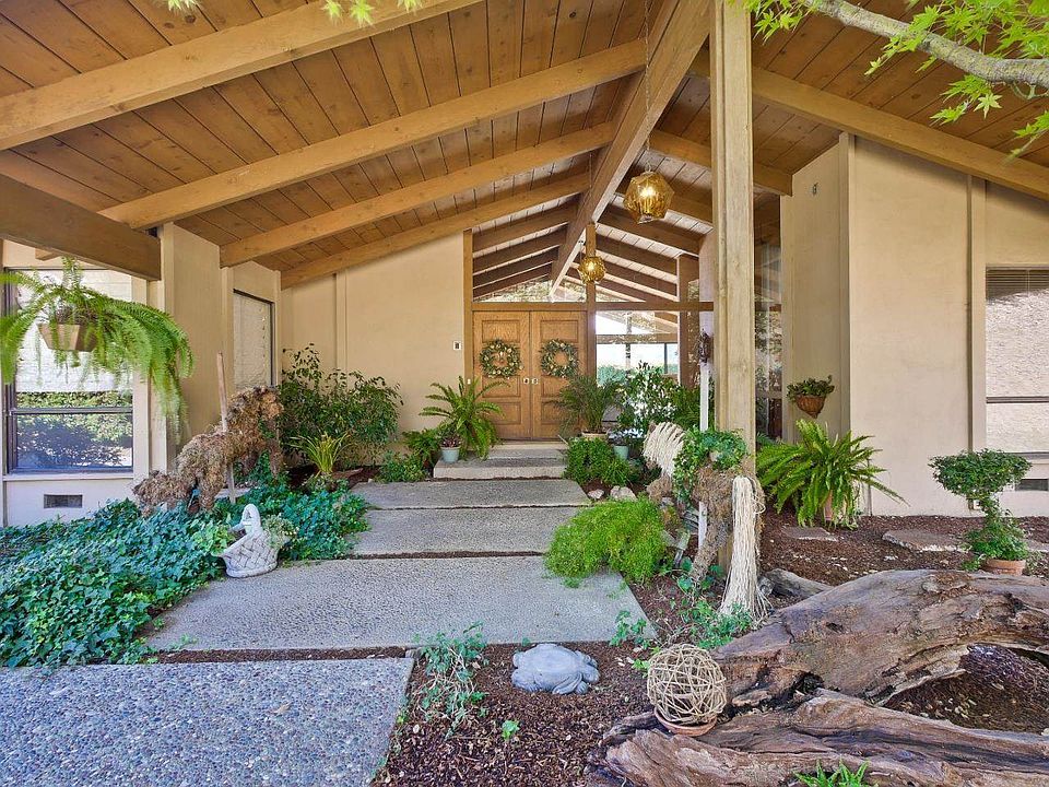 1st image of 20218 Viewcrest Dr