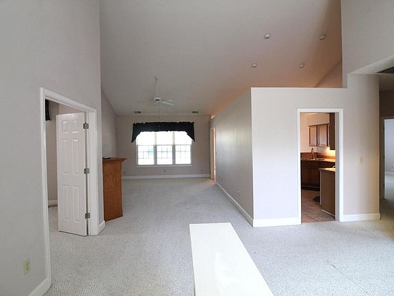 2nd image of 542 Sand Ridge Rd.