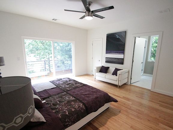 Master bedroom/Private patio