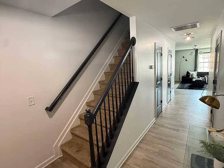 111 Crepe Myrtle Ln — Photo 2