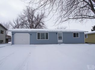 806 Crestview Dr, Webster City, IA 50595