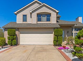 1714 Broken Oak Rd, Fort Wayne, IN 46818