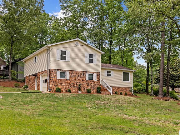 3rd image of 3434 Rock Ridge Cir