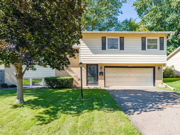 3220 Kenwood Ave, Davenport, IA 52807
