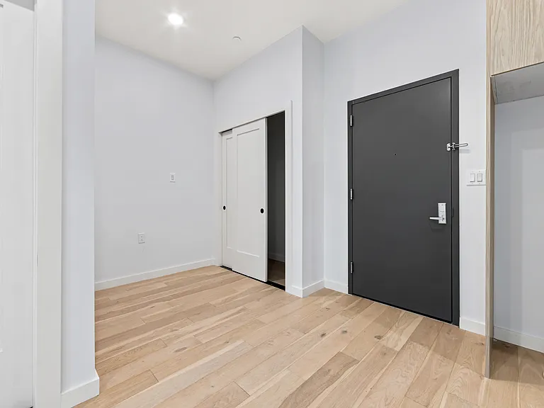1091 Rogers Ave #2 — Photo 6
