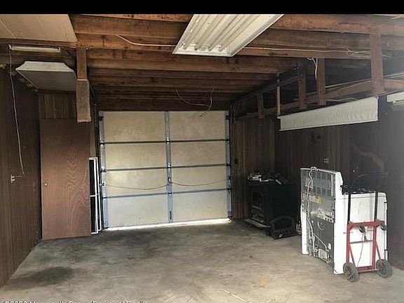4th image of 26 Pine St
