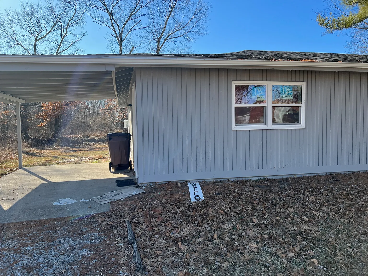2 bed, 930 sqft, $900 — Photo 2
