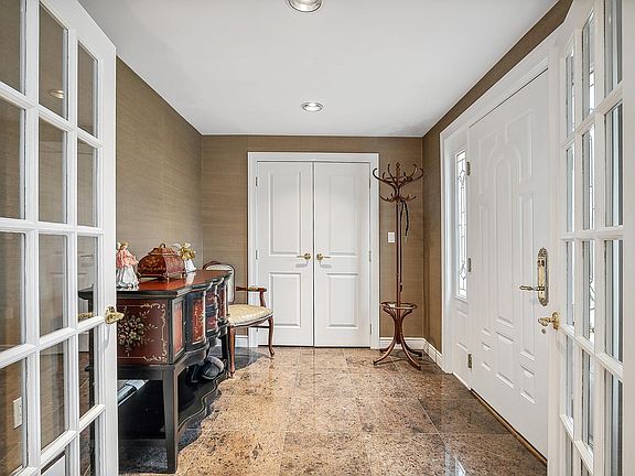 5th image of 59 Hendrickson Ave