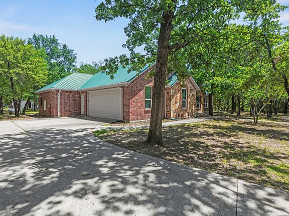 3rd image of 6373 Hidden Oaks Dr