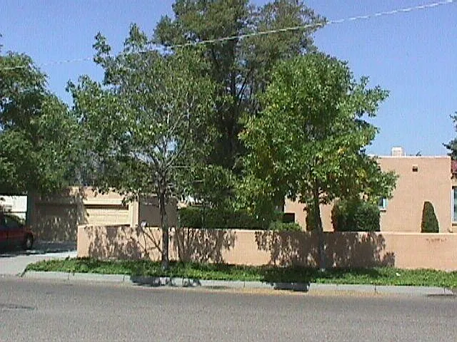 401 Hermosa Dr NE — Photo 32