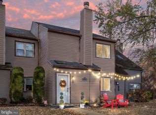 135 E Green Valley Cir, Newark, DE 19711