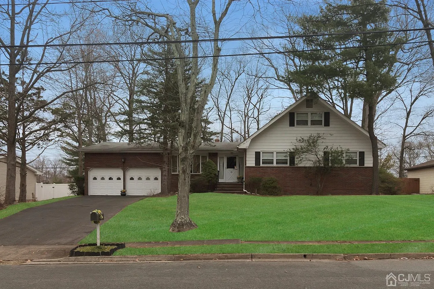 26 Jonathan Dr photo 1