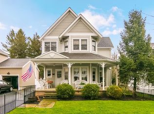 7101 Oak St, Chagrin Falls, OH 44022