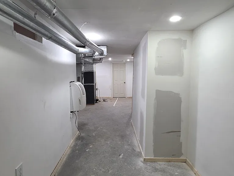 1864 N Uber St — Photo 12
