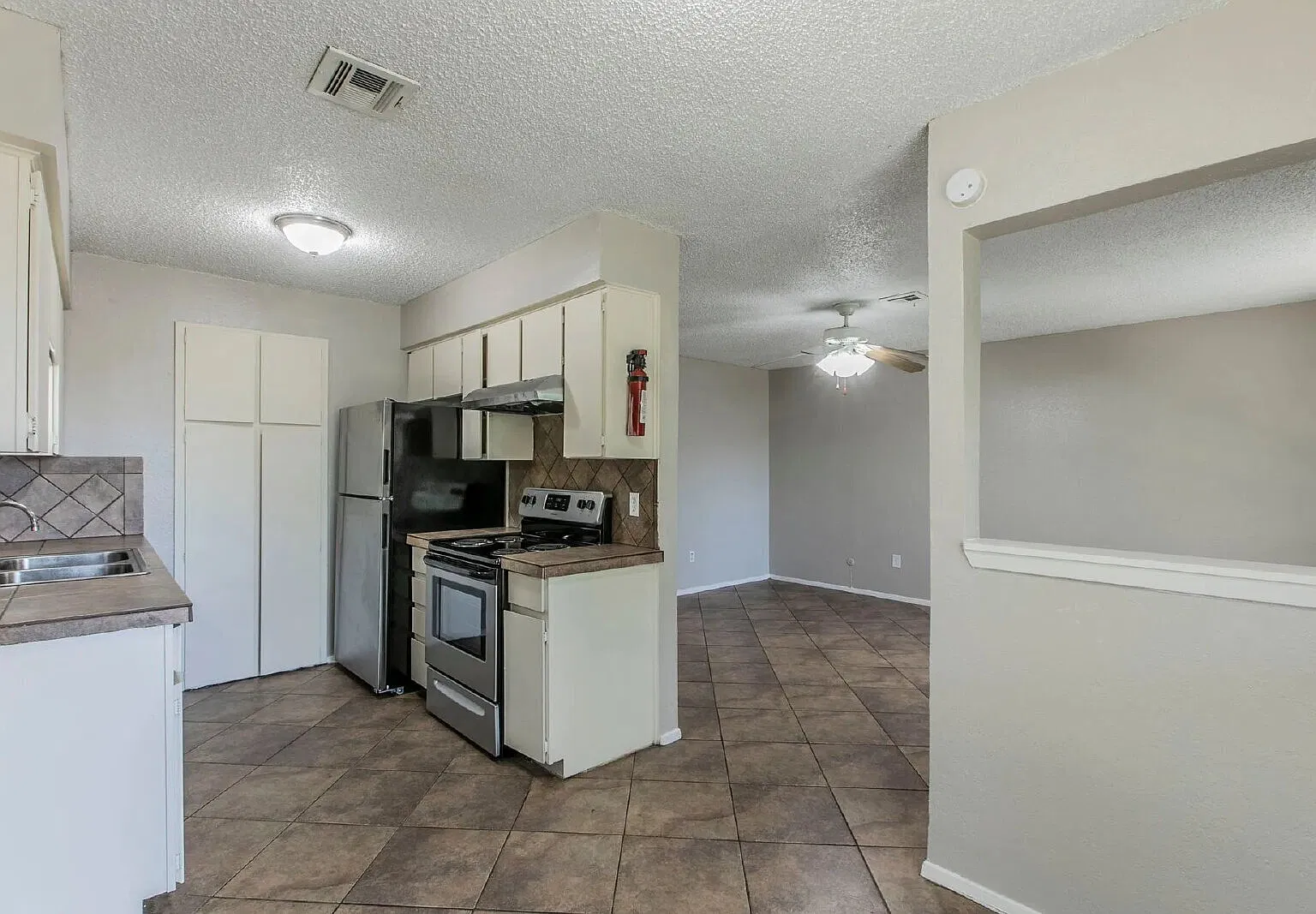 Creole Apartments — Photo 4
