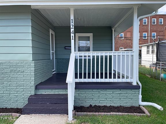 5th image of 1241 Willow St