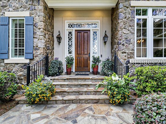 3rd image of 277 Bamberg Dr