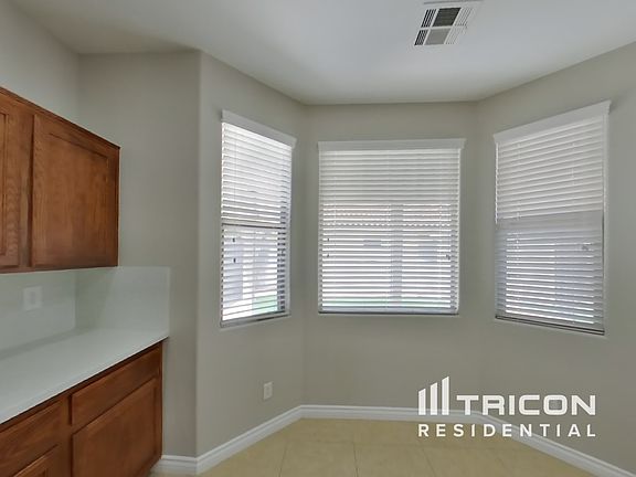5th image of 9168 Umberland Ave