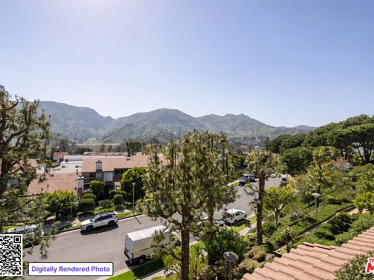 17083 Palisades Cir — Photo 3
