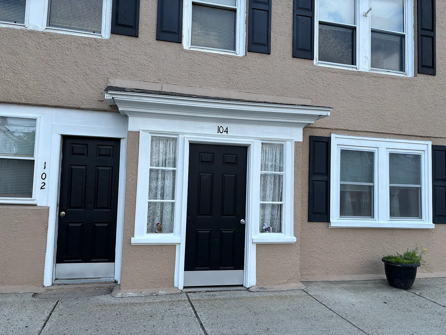 1 bed, 900 sqft, $2,200 — Photo 1