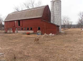 15 Vail Rd, Columbia, NJ 07832