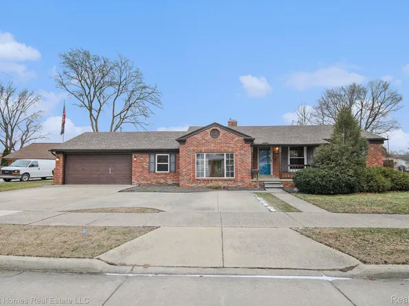 27816 Ursuline St, Saint Clair Shores, MI 48081