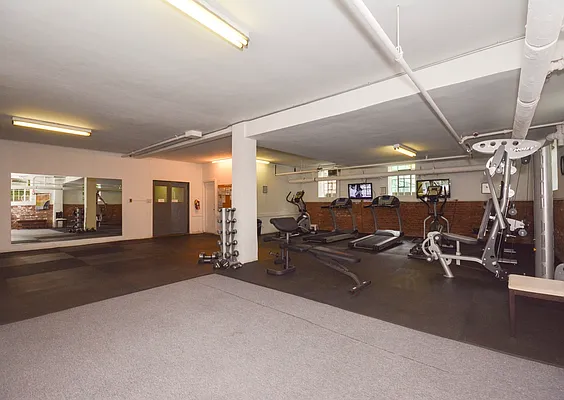 Sold by Re/Max In The City | media 22