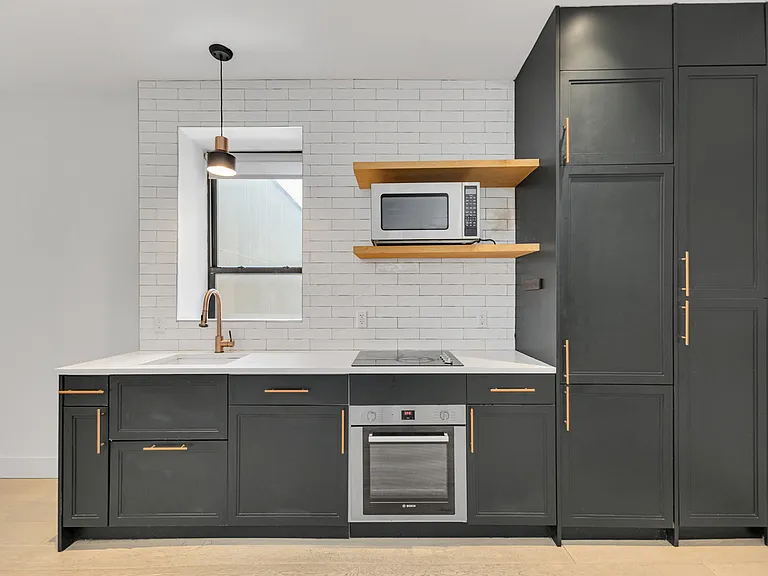 245 Eldridge St #2R — Photo 2