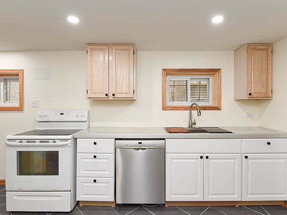 2nd image of 2605 W Summerdale Ave #H