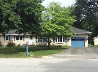 3 Sycamore St, Hudson, NH 03051