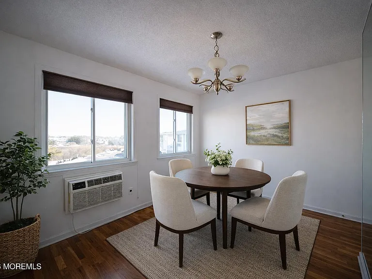 50 Valentine St #12B — Photo 7