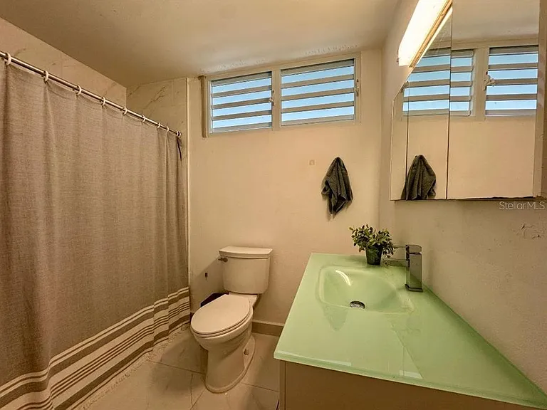 54 Kings Ct #2B — Photo 8