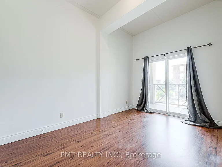 150 Colborne St #208 — Photo 11