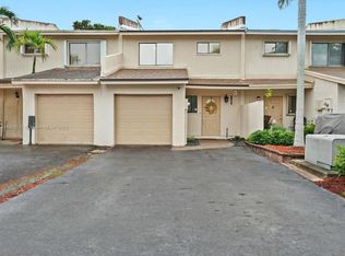 4267 NW 76th Ave, Hollywood, FL 33024