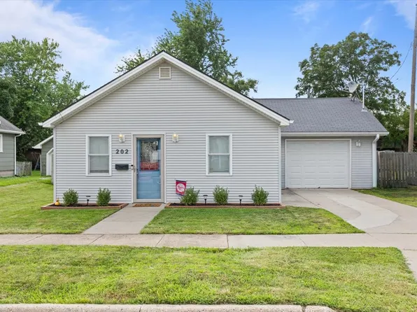 202 SW Des Moines St, Ankeny, IA 50023