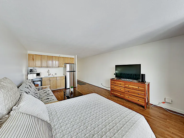 Seaside Ave — Photo 26