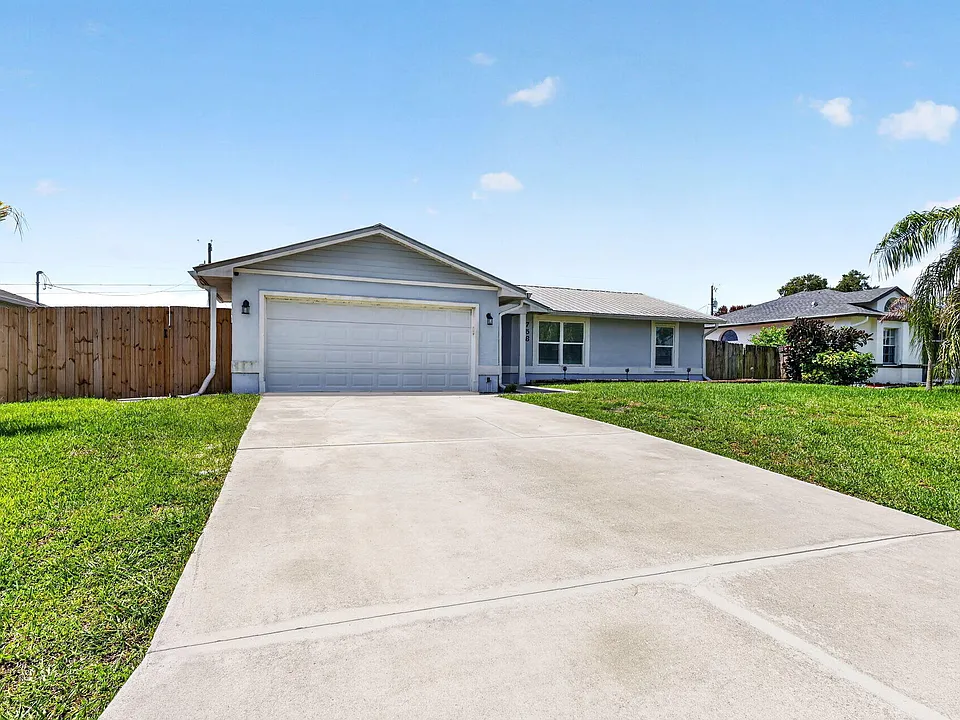 756 SW Ancona Rd