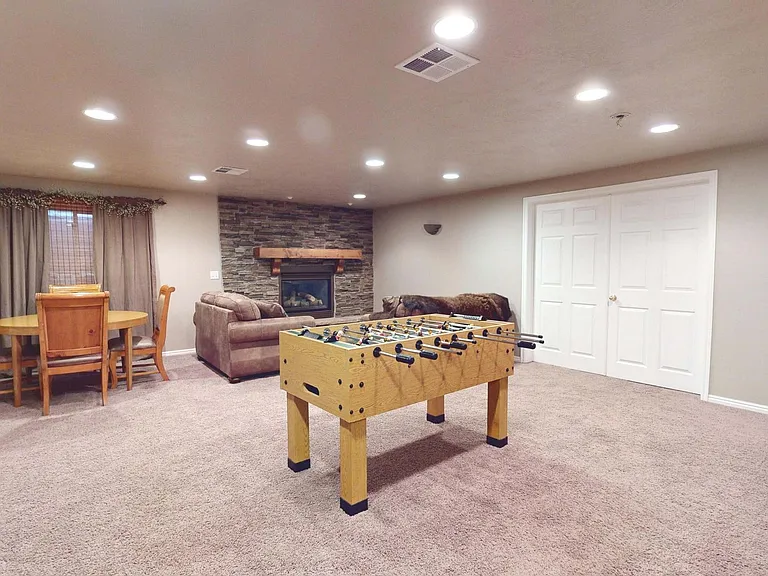 853 W Kestrel Ct — Photo 21