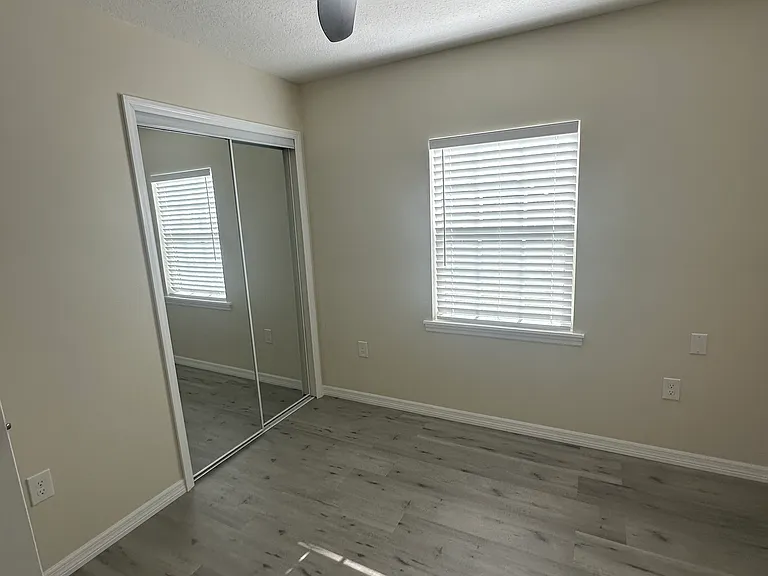 102 Herring St — Photo 11