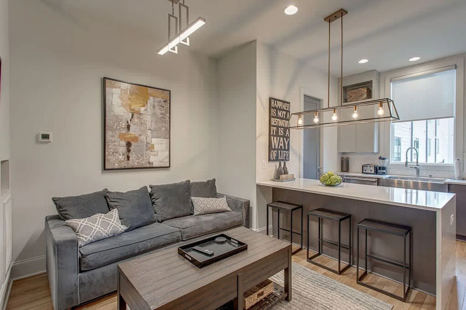4 bed, 3.0 bath, 1689 sqft, $7,104 — Photo 1