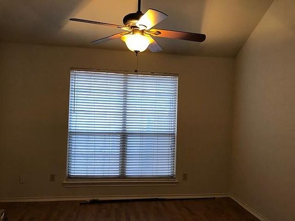 5th image of 411 Windhurst Dr