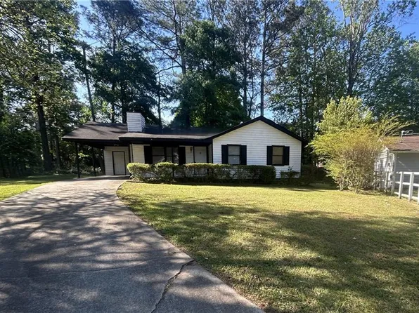 9182 Bent Pine Ct NE, Covington, GA 30014